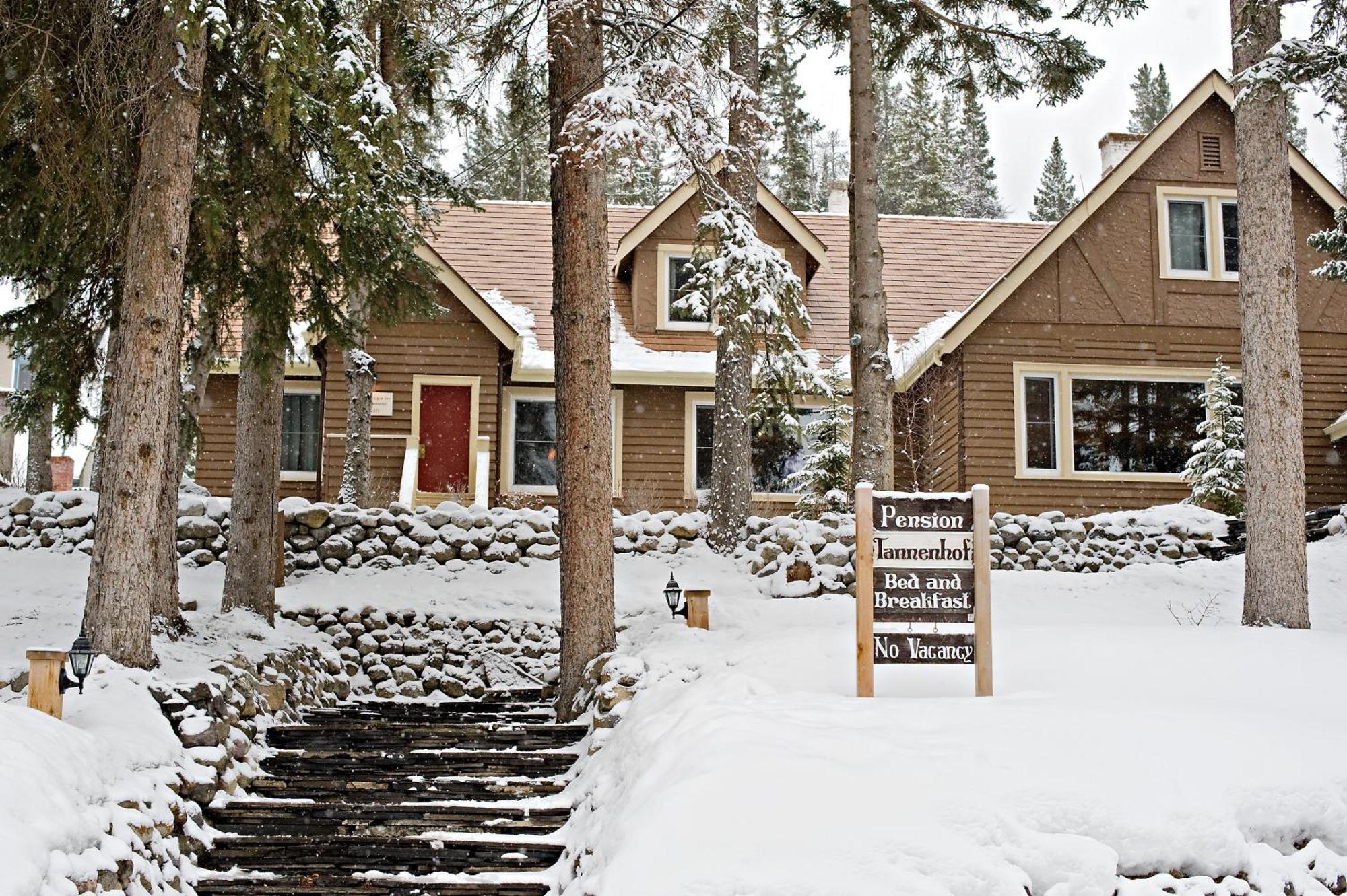 Banff Boutique Inn - Adults Only Eksteriør billede